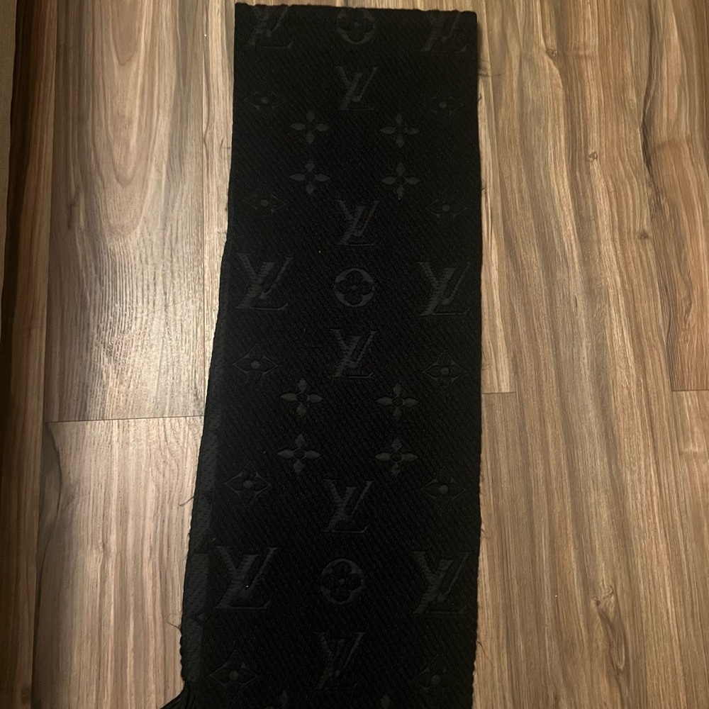 Louis Vuitton Logomania Scarf
